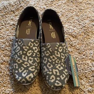 Tom’s NWT Alpargata shoes